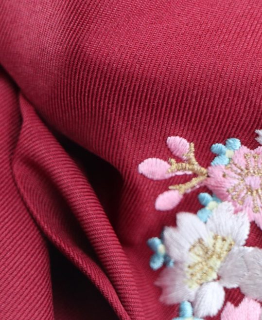 卒業式袴単品レンタル[刺繍]エンジ色で前後に桜[身長123-127cm]No.60
